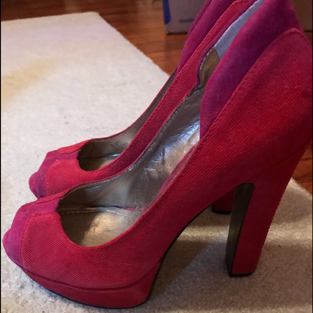 BCBG Generation shoes - Picture 2 of 2